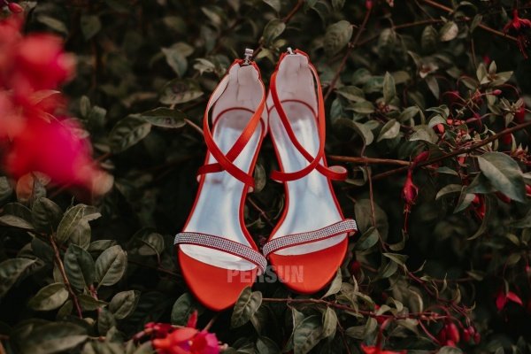 chaussures rouges mariage